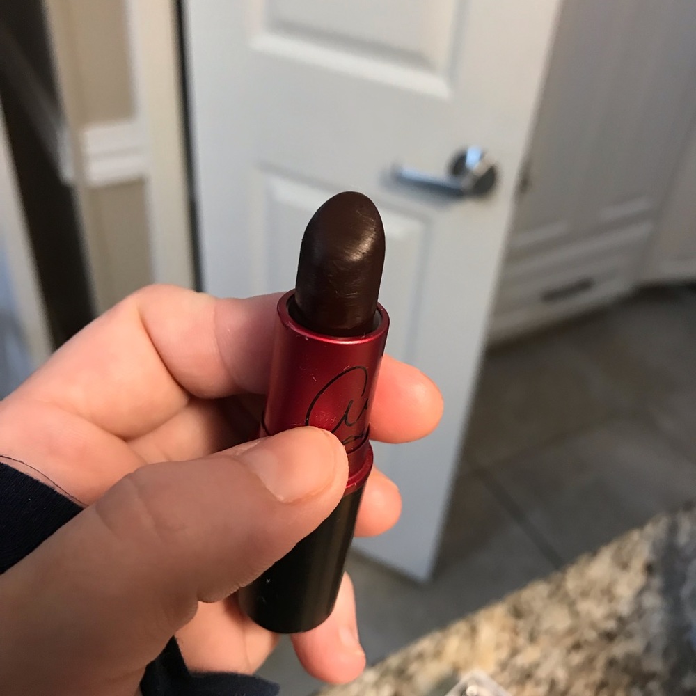 MAC ( Ariana Grande edition) matte lipstick.